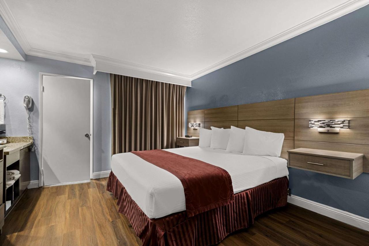 Best Western Moreno Hotel & Suites Морено-Валлі Екстер'єр фото