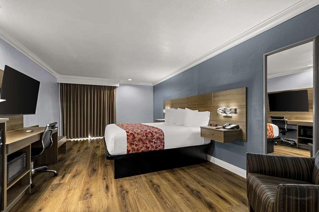 Best Western Moreno Hotel & Suites Морено-Валлі Номер фото