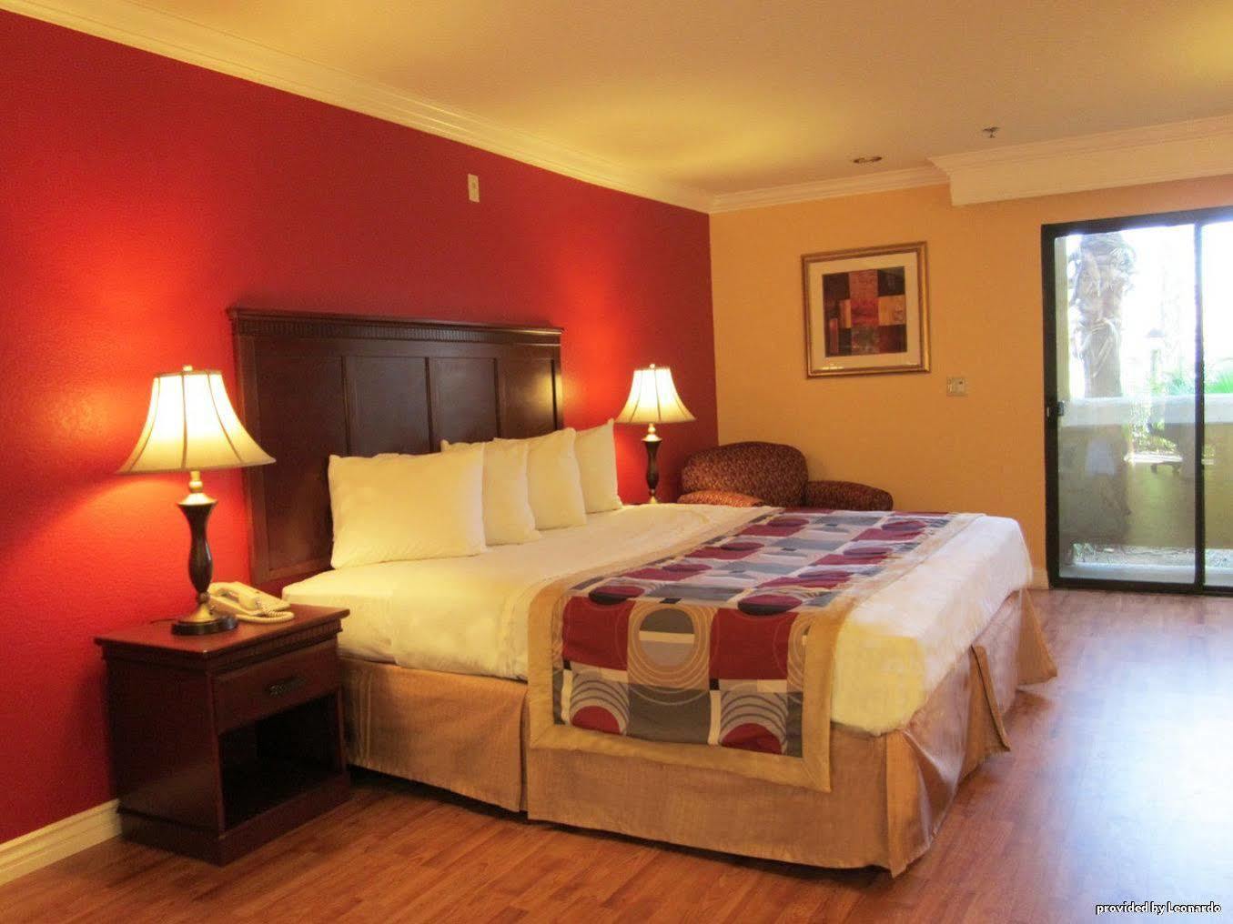 Best Western Moreno Hotel & Suites Морено-Валлі Номер фото